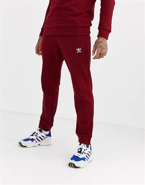 adidas originals sweatshirt met klein geborduurd logo in bordeauxrood